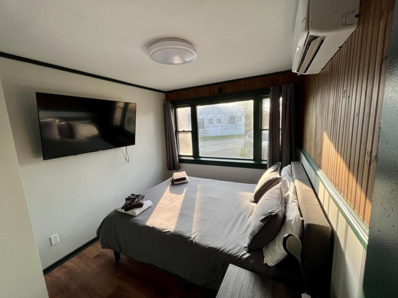 2 Bed Berkshire Getaway Minutes To Jiminy Peak Ski Ханкок Экстерьер фото