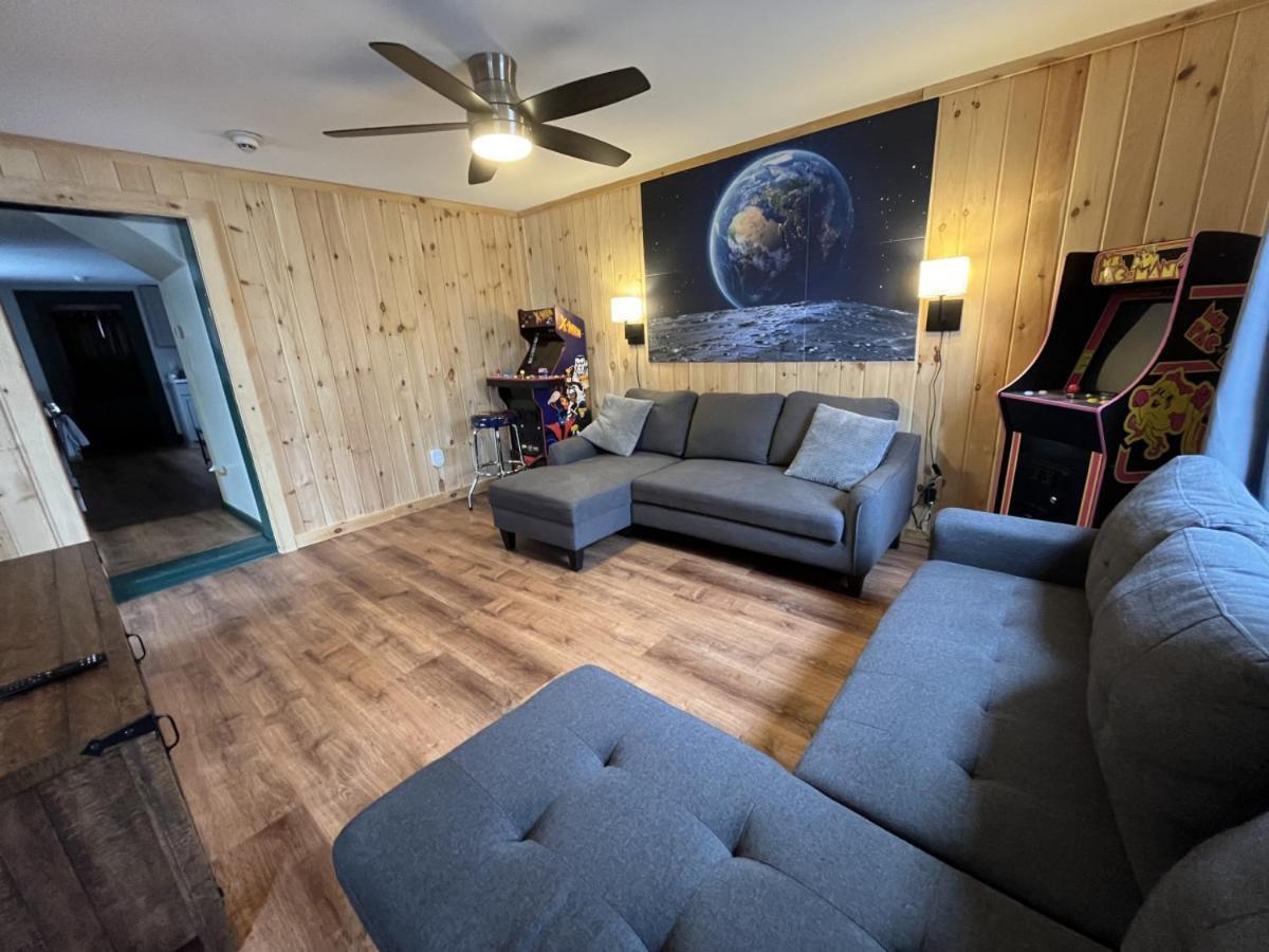 2 Bed Berkshire Getaway Minutes To Jiminy Peak Ski Ханкок Экстерьер фото