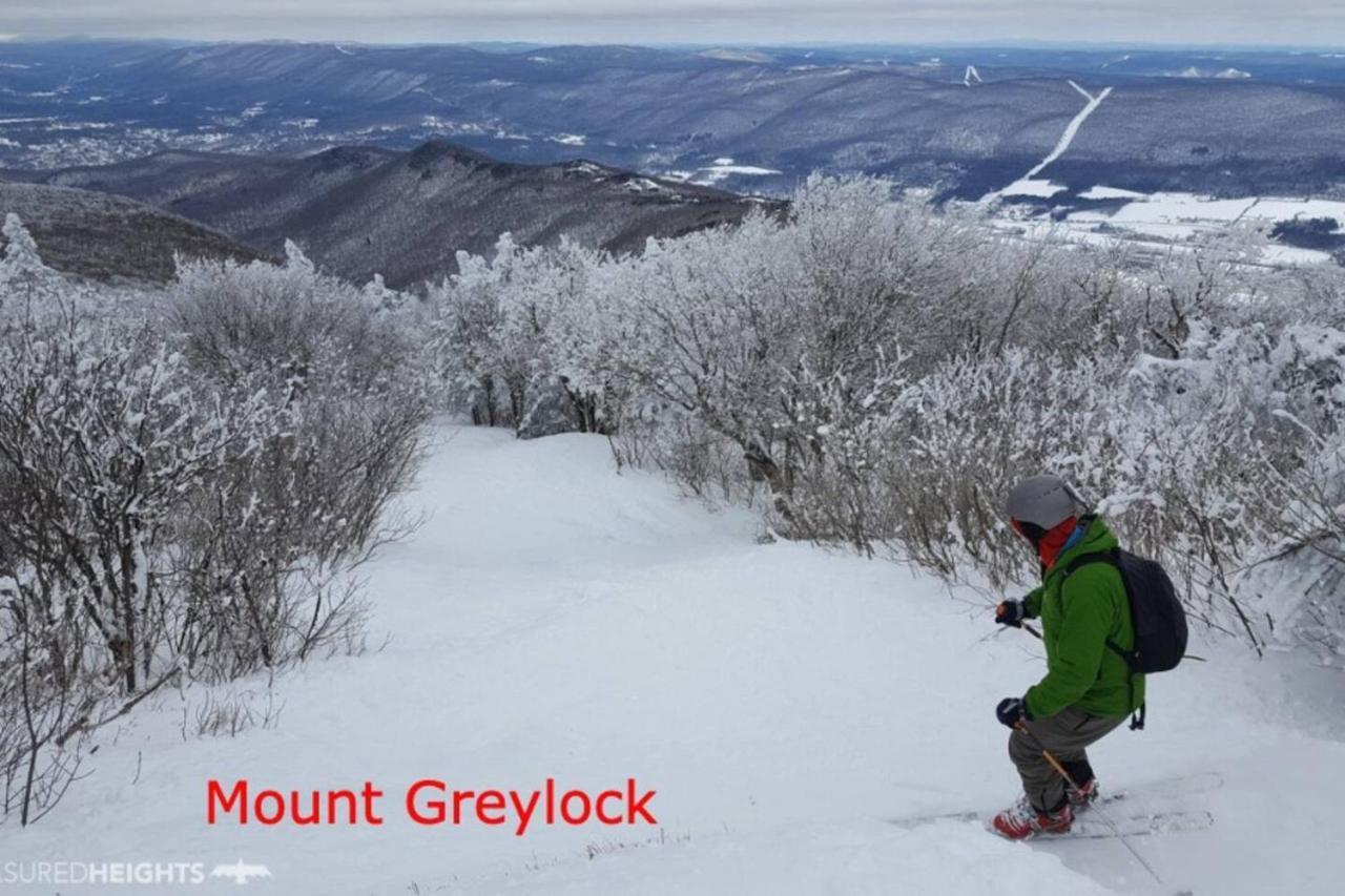 2 Bed Berkshire Getaway Minutes To Jiminy Peak Ski Ханкок Экстерьер фото