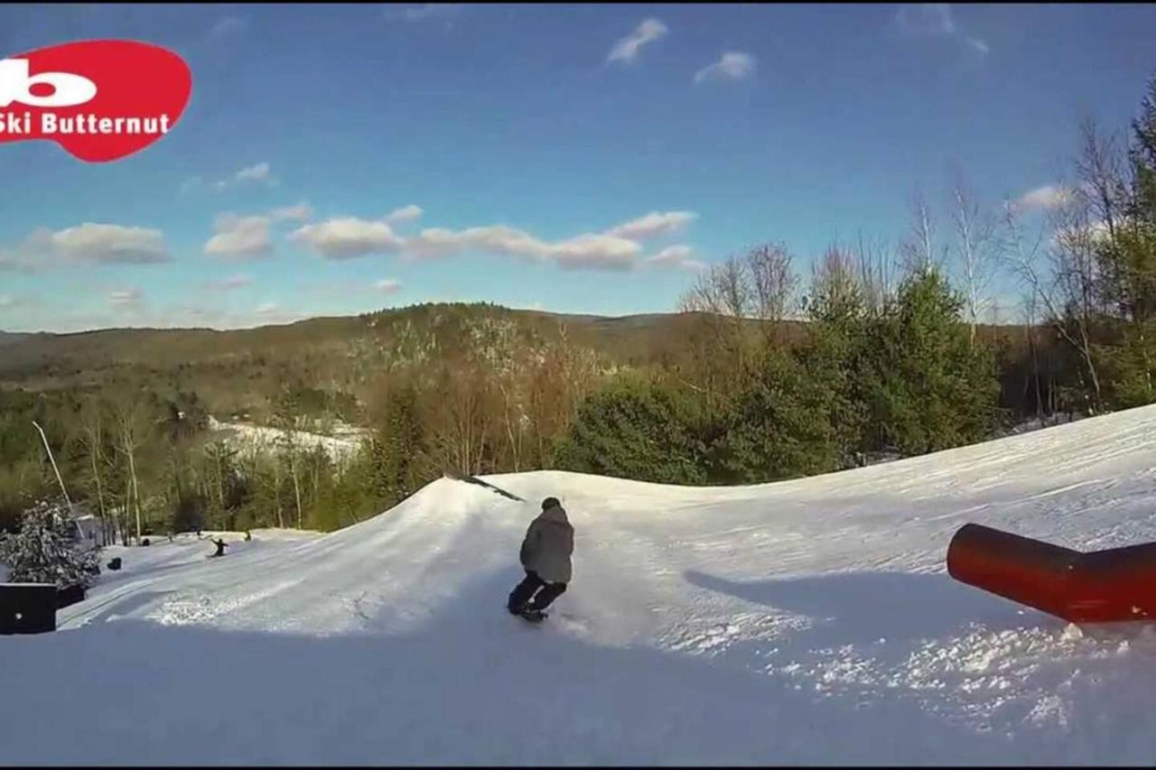 2 Bed Berkshire Getaway Minutes To Jiminy Peak Ski Ханкок Экстерьер фото