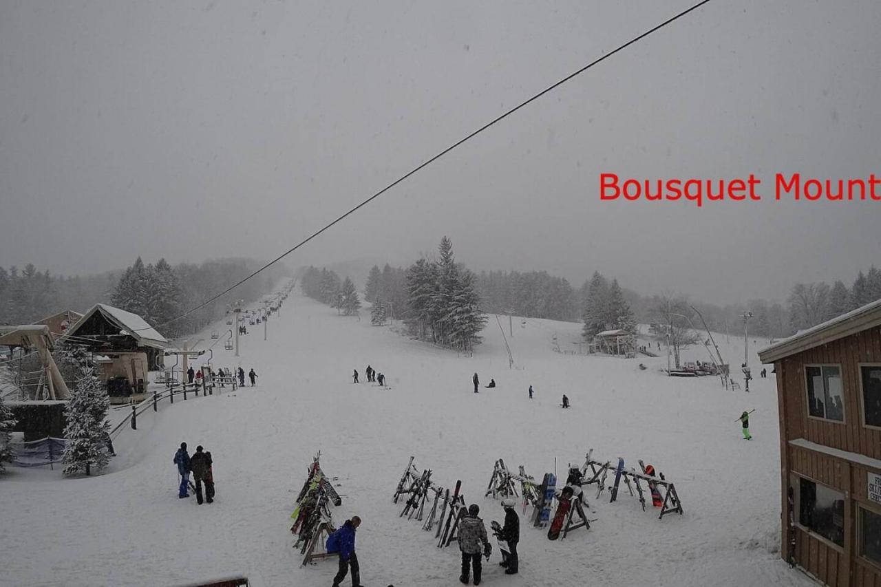 2 Bed Berkshire Getaway Minutes To Jiminy Peak Ski Ханкок Экстерьер фото