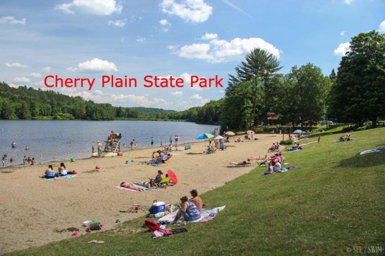 2 Bed Berkshire Getaway Minutes To Jiminy Peak Ski Ханкок Экстерьер фото